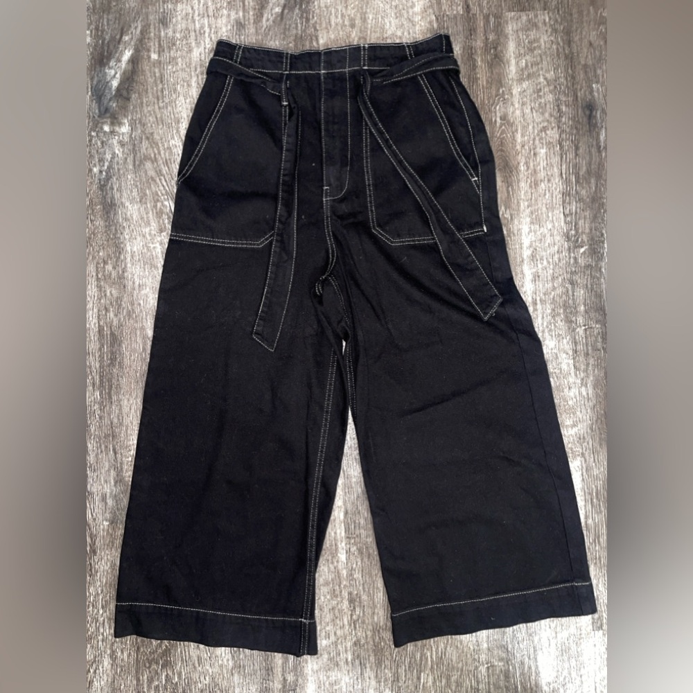 BRAND NEW WITH TAGS TopShop 
High Waist Wide Leg Capri Denim Pants Size 6